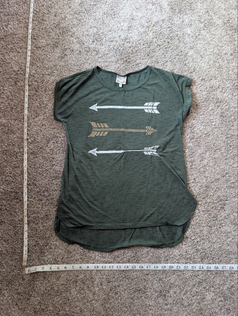 Women’s Olive Green Short Sleeve Tee with Arrow Graphic